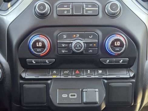 Used 2021 Chevrolet Silverado 1500 LT image 17