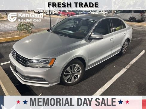 Used 2016 Volkswagen Jetta SE FWD image 1