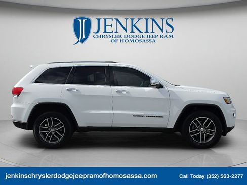 Used 2018 Jeep Grand Cherokee Limited AWD/4WD image 3