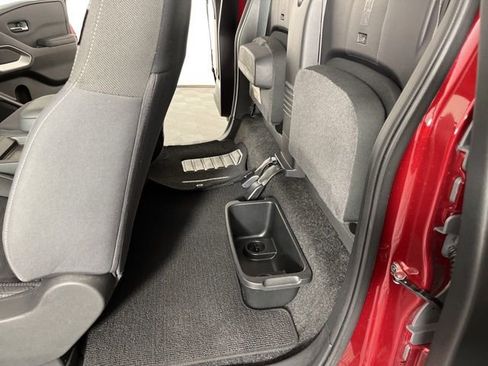 Used 2023 Nissan Frontier SV w/ Technology Package image 39