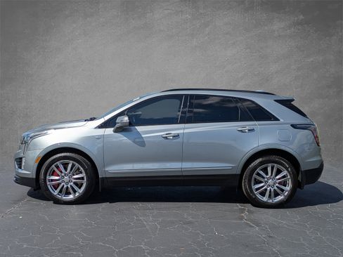 Certified 2023 Cadillac XT5 Sportv image 3