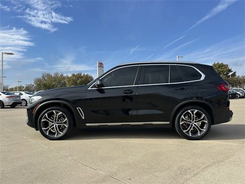 Used 2022 BMW X5 sDrive40i w/ Premium Package image 2