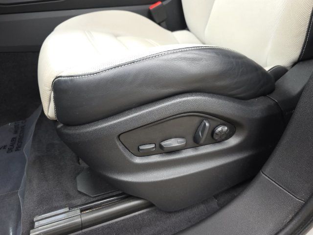 Used 2024 Porsche Cayenne AWD/4WD image 25