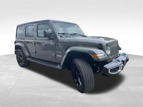 Used 2023 Jeep Wrangler Unlimited Sahara w/ Cold Weather Group AWD/4WD image 8