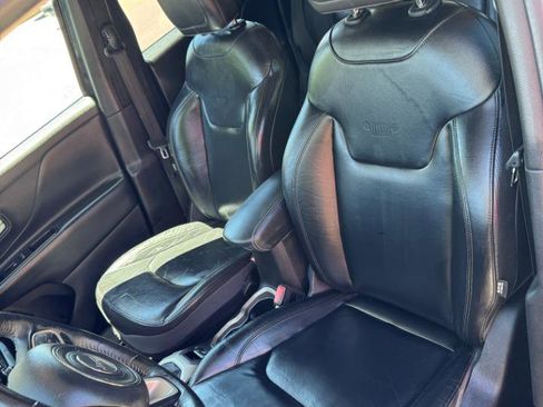 Used 2017 Jeep Renegade Limited AWD/4WD image 13