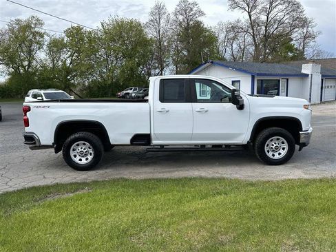 Used 2020 Chevrolet Silverado 2500 LT AWD/4WD image 2