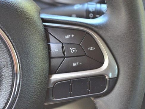 Used 2022 Jeep Renegade Latitude image 20