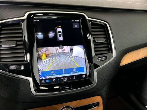 Used 2024 Volvo XC90 B6 Plus image 21