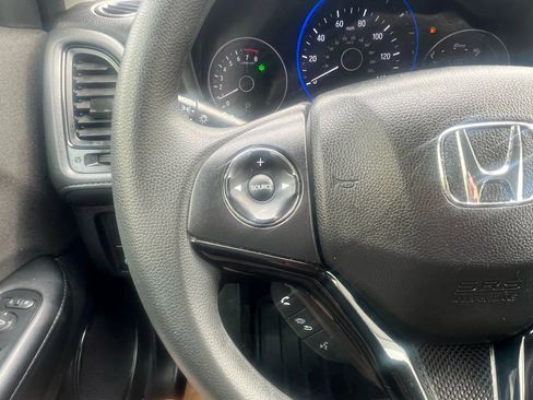 Used 2020 Honda HR-V LX image 15