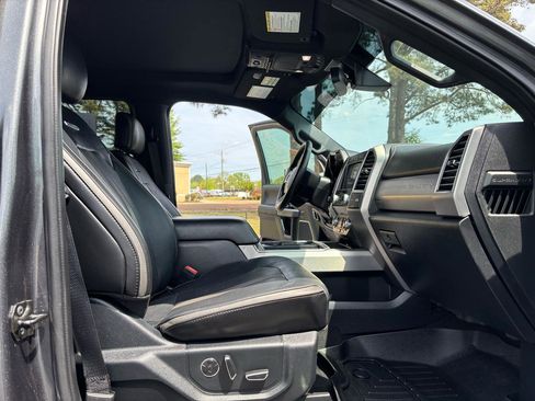 Used 2019 Ford F250 Platinum w/ Platinum Ultimate Package AWD/4WD image 15