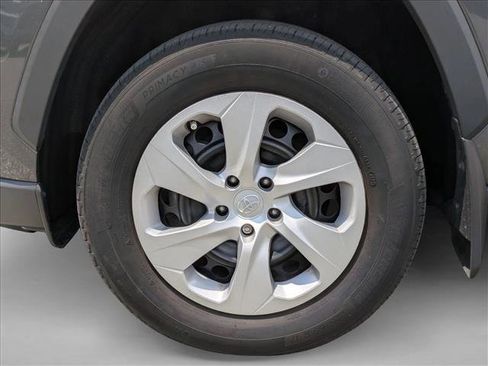 Used 2023 Toyota RAV4 LE AWD/4WD image 23