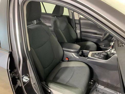 Used 2025 Toyota RAV4 LE AWD/4WD image 36