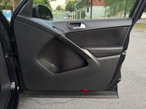 Used 2017 Volkswagen Tiguan Wolfsburg Edition image 24