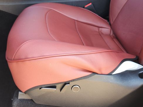 Used 2023 Tesla Model Y Performance AWD/4WD image 32