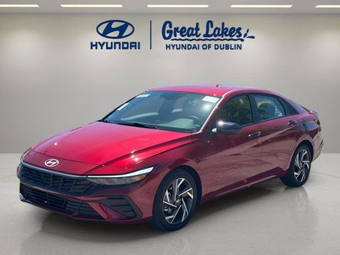 Used 2025 Hyundai Elantra Sport FWD image 1