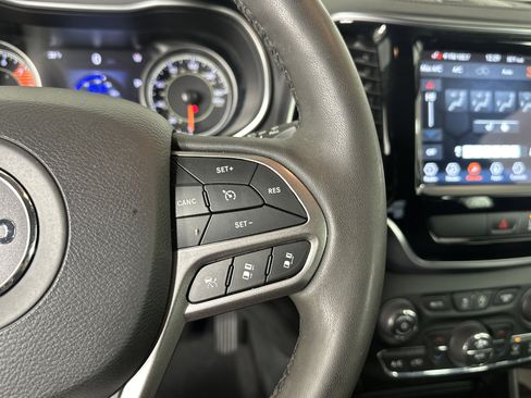 Used 2022 Jeep Cherokee Limited image 29