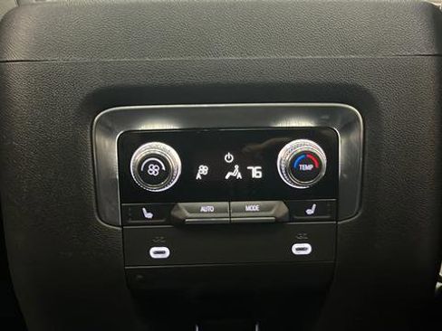 Used 2023 GMC Yukon SLT w/ SLT Premium Package image 45