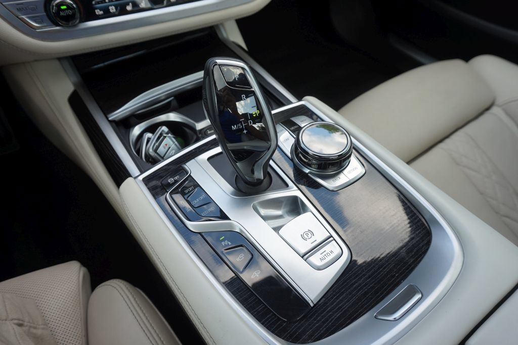 Used 2019 BMW 750i w/ Executive Package RWD image 50