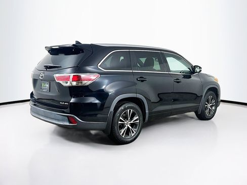 Used 2016 Toyota Highlander XLE AWD/4WD image 9