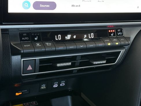 Used 2025 Toyota Camry XSE FWD image 17