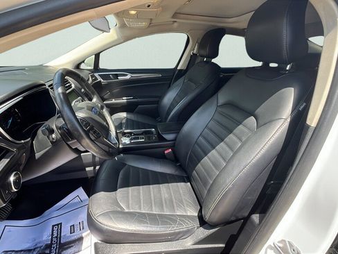 Used 2018 Ford Fusion SE w/ Fusion SE Technology Package FWD image 14