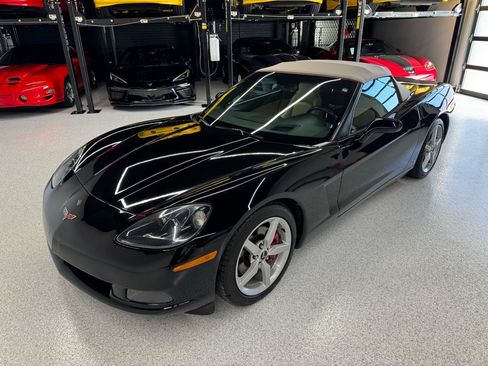 Used 2006 Chevrolet Corvette Convertible w/ Preferred Equipment Group RWD image 25