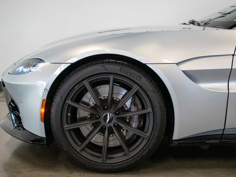 Used 2020 Aston Martin V8 Vantage Coupe RWD image 17