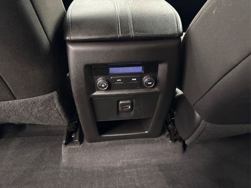 Used 2023 Chevrolet Traverse LT image 35