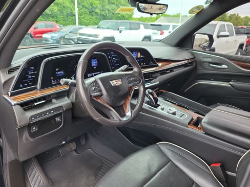 Used 2021 Cadillac Escalade Premium Luxury AWD/4WD image 20