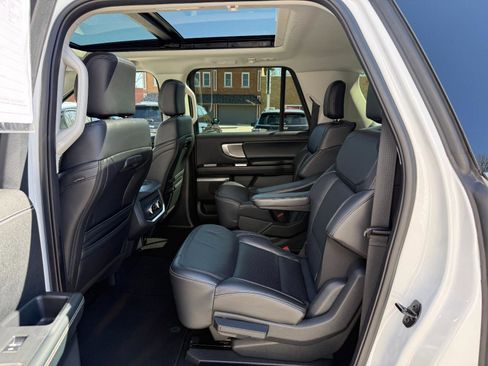 Used 2025 Ford Expedition Max Platinum image 15