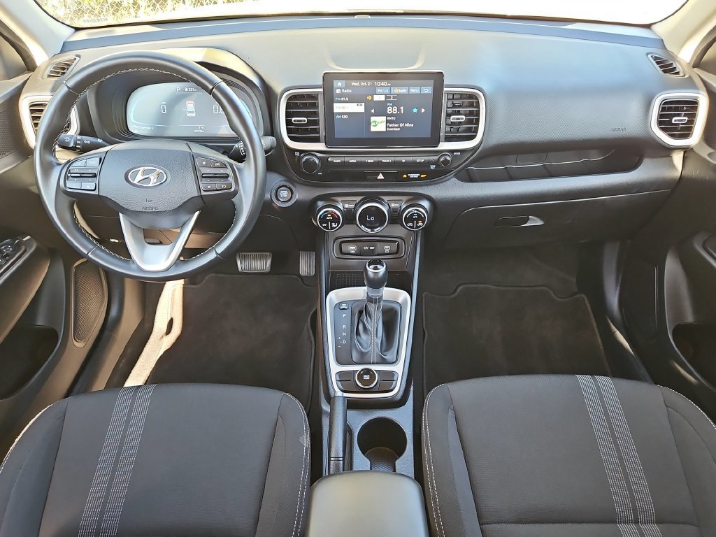 Used 2025 Hyundai Venue SEL FWD image 26