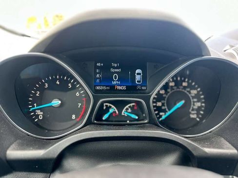 Used 2019 Ford Escape SEL image 12