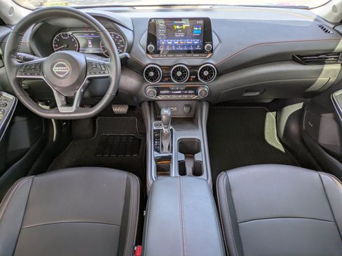 Used 2022 Nissan Sentra SR w/ SR Premium Package FWD image 11