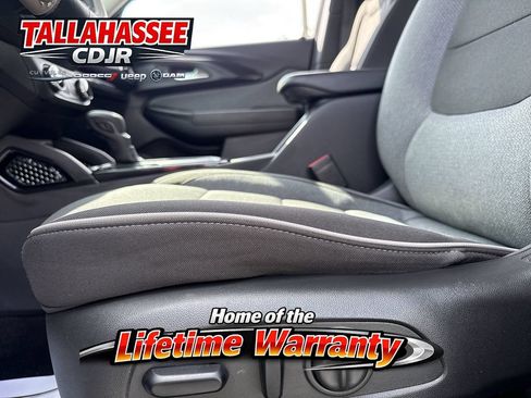 Used 2023 Chevrolet TrailBlazer LT FWD image 14