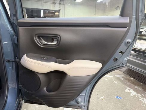 Used 2023 Honda HR-V LX image 23