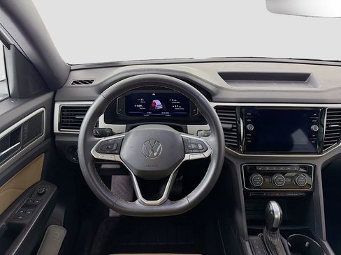 Used 2022 Volkswagen Atlas Cross Sport SE w/ Panoramic Sunroof Package image 22