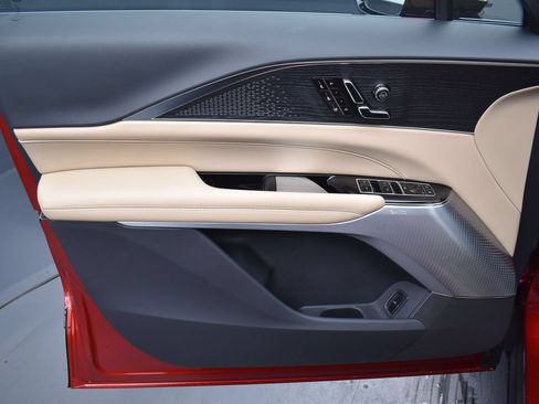 New 2026 Cadillac Lyriq Signature Sport w/ Nappa Leather Package AWD/4WD image 10