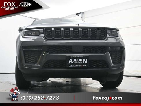 New 2026 Jeep Grand Cherokee Altitude image 16