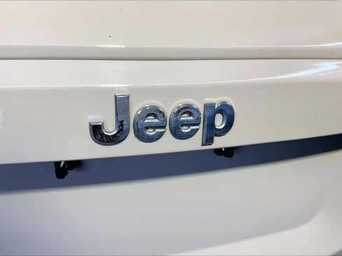 Used 2017 Jeep Patriot Latitude FWD image 33