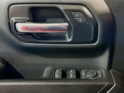 Used 2022 Chevrolet Silverado 1500 Custom w/ Safety Confidence Package RWD image 13