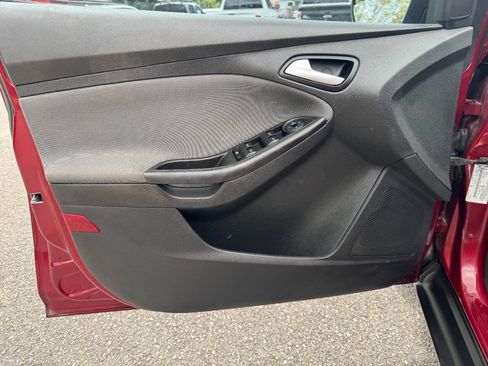 Used 2013 Ford Focus SE FWD image 36