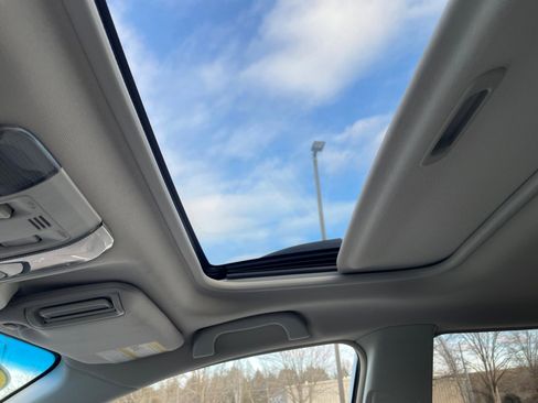 Used 2014 Subaru Outback 2.5i Premium w/ Moonroof Package & Eyesight image 4