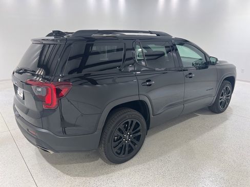 Used 2023 GMC Acadia SLE w/ Driver Convenience Package image 4