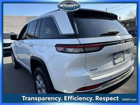 Used 2022 Jeep Grand Cherokee Limited image 6