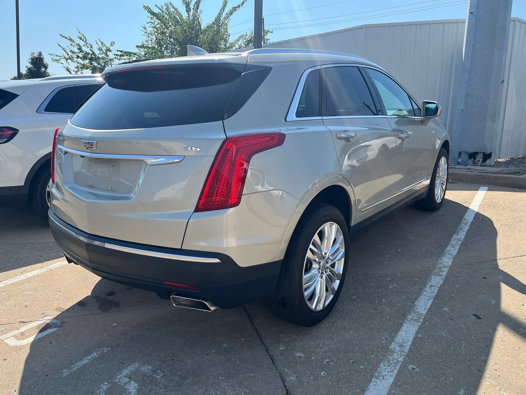 Used 2017 Cadillac XT5 Premium Luxury FWD image 9