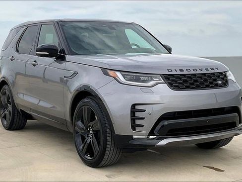 New 2025 Land Rover Discovery Dynamic SE image 2