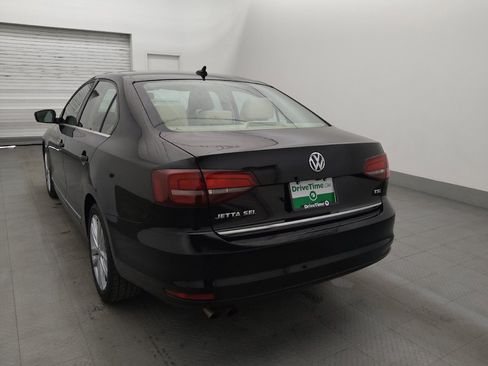 Used 2017 Volkswagen Jetta SEL FWD image 5