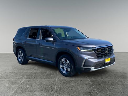 Used 2025 Honda Pilot EX-L image 7
