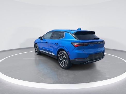 Used 2025 Chevrolet Equinox EV LT w/ Convenience Package image 7