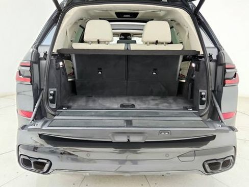 Used 2025 BMW X7 M60i AWD/4WD image 27
